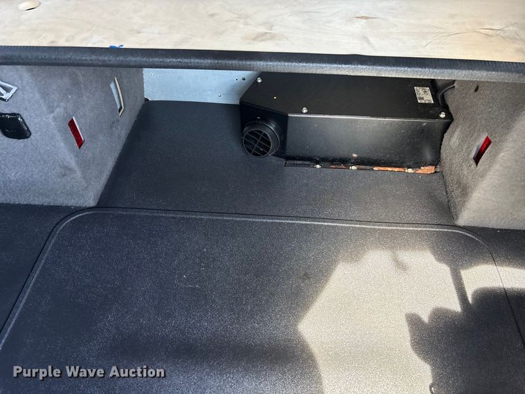 image for item DU0398 2019 International LT625 semi truck