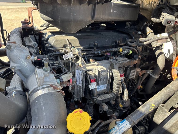 image for item DU0398 2019 International LT625 semi truck