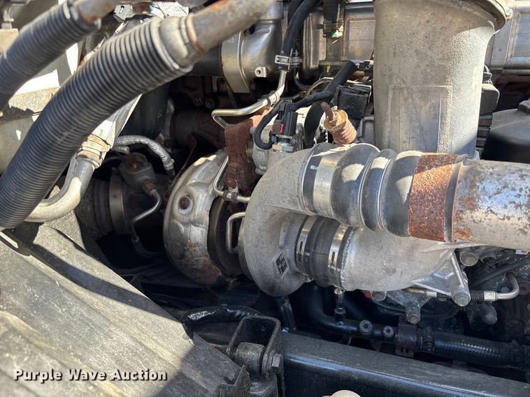 image for item DU0398 2019 International LT625 semi truck