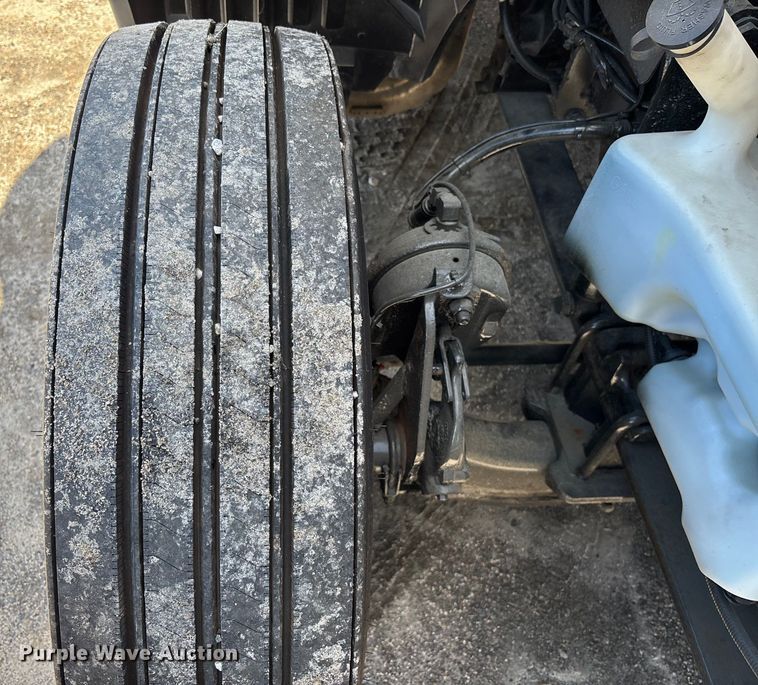 image for item DU0398 2019 International LT625 semi truck