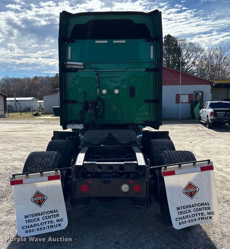 image for item DU0403 2020 International LT625 semi truck