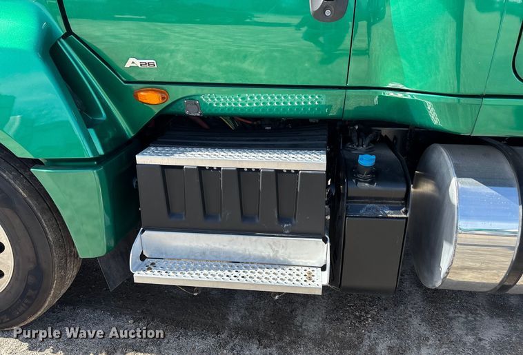 image for item DU0403 2020 International LT625 semi truck