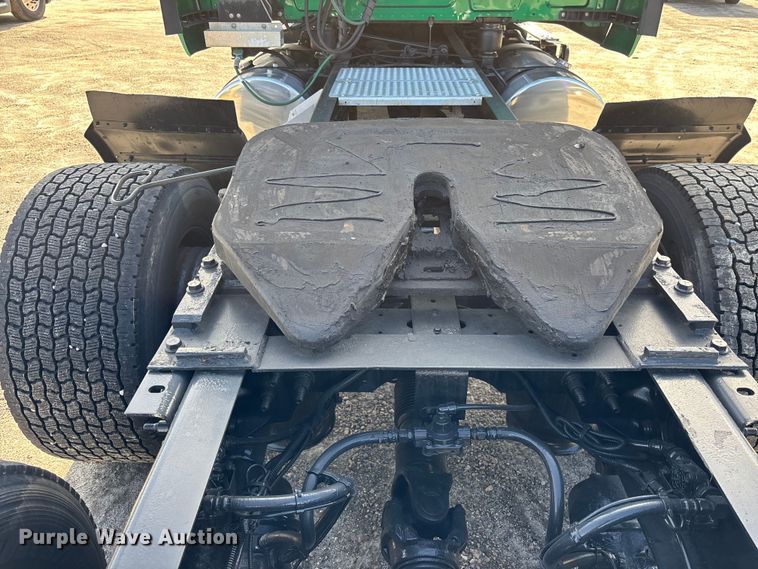 image for item DU0403 2020 International LT625 semi truck