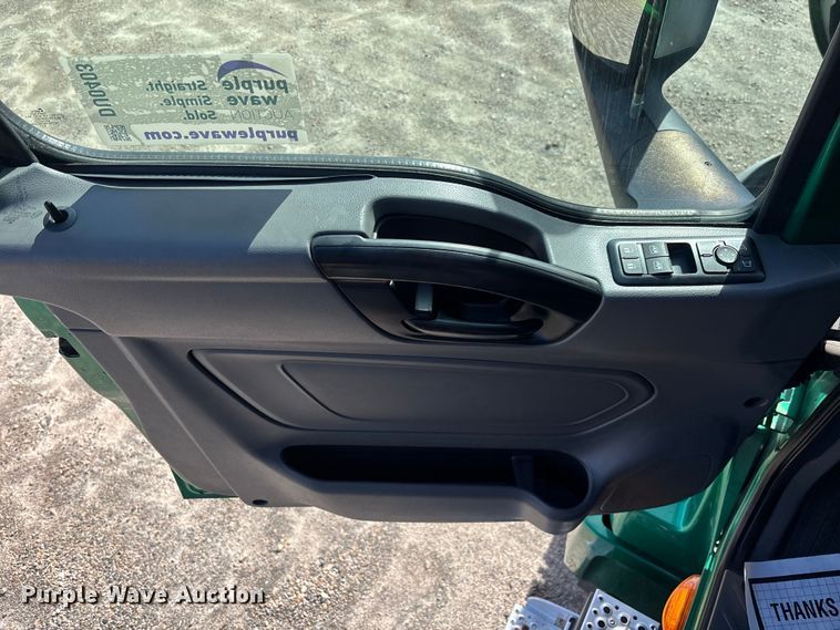 image for item DU0403 2020 International LT625 semi truck