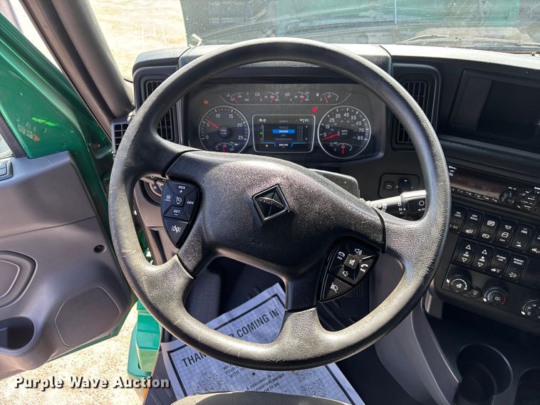 image for item DU0403 2020 International LT625 semi truck