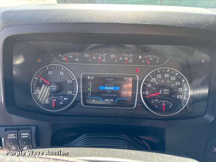 image for item DU0403 2020 International LT625 semi truck