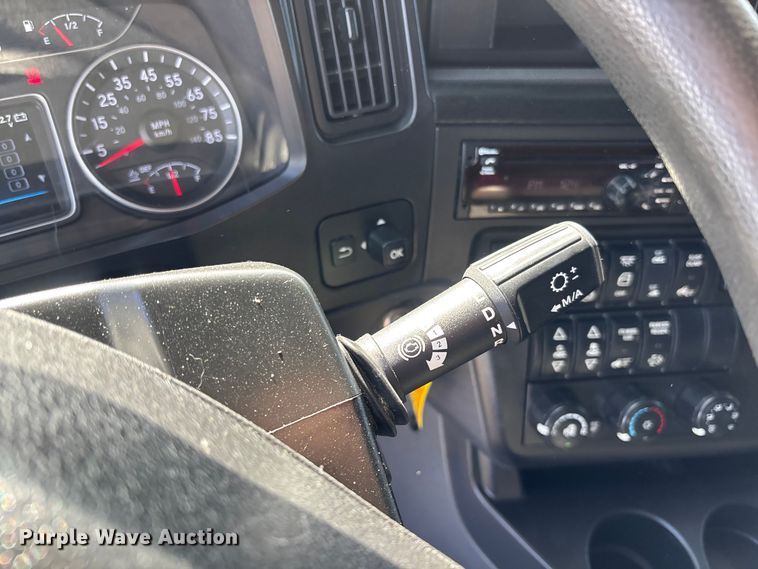 image for item DU0403 2020 International LT625 semi truck