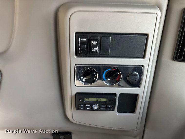 image for item DU0403 2020 International LT625 semi truck