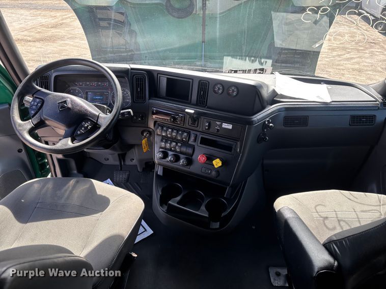 image for item DU0403 2020 International LT625 semi truck