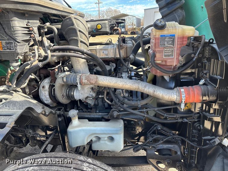 image for item DU0403 2020 International LT625 semi truck