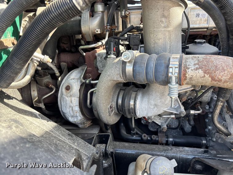 image for item DU0403 2020 International LT625 semi truck