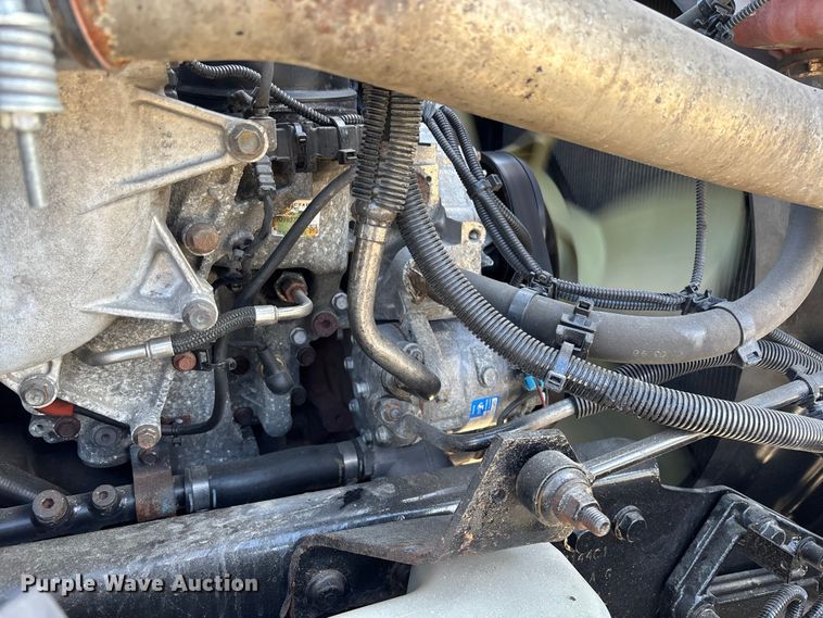 image for item DU0403 2020 International LT625 semi truck