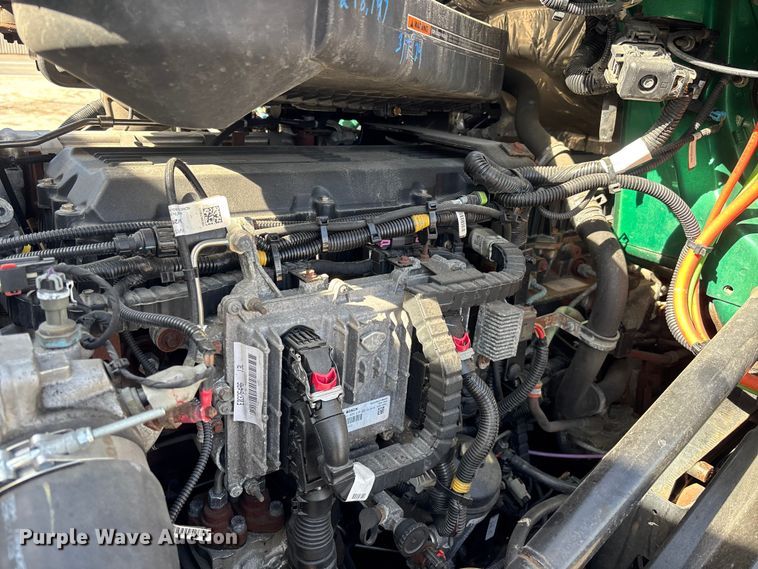 image for item DU0403 2020 International LT625 semi truck