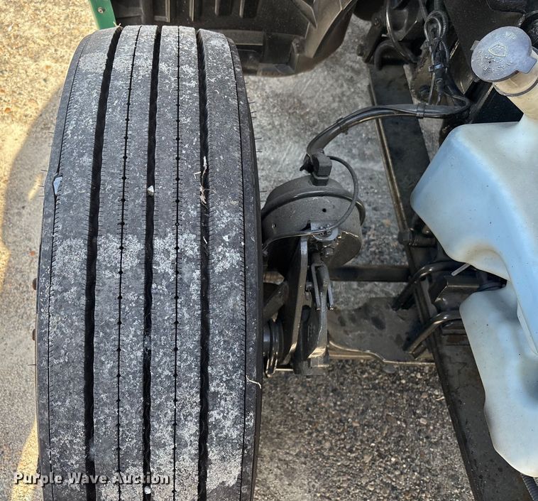 image for item DU0403 2020 International LT625 semi truck