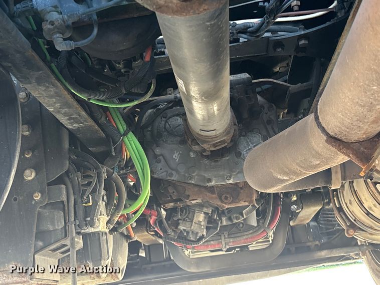 image for item DU0404 2019 International LT625 semi truck