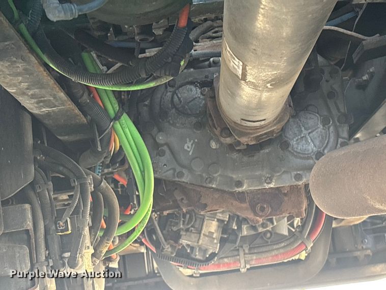 image for item DU0404 2019 International LT625 semi truck