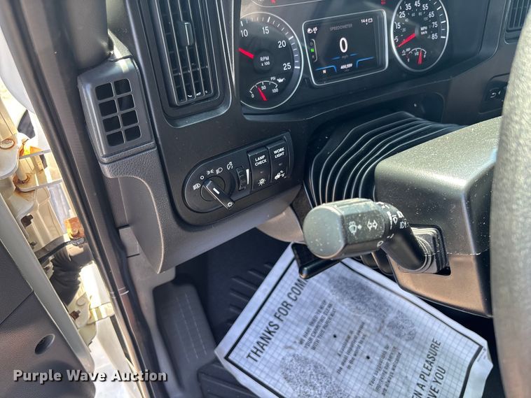 image for item DU0404 2019 International LT625 semi truck