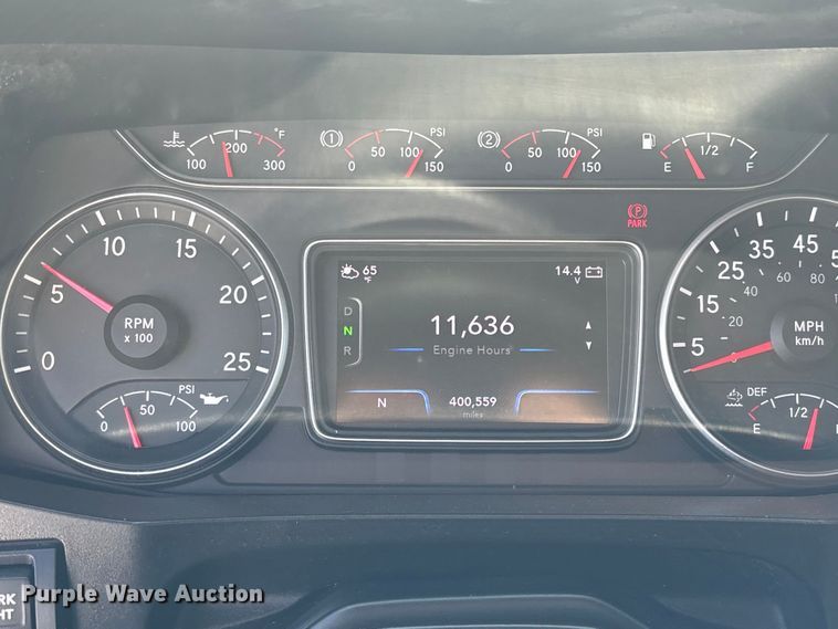 image for item DU0404 2019 International LT625 semi truck