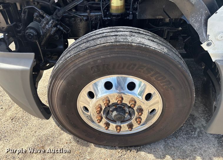 image for item DU0404 2019 International LT625 semi truck