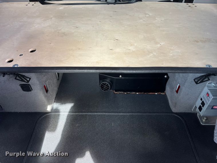 image for item DU0405 2019 International LT625 semi truck