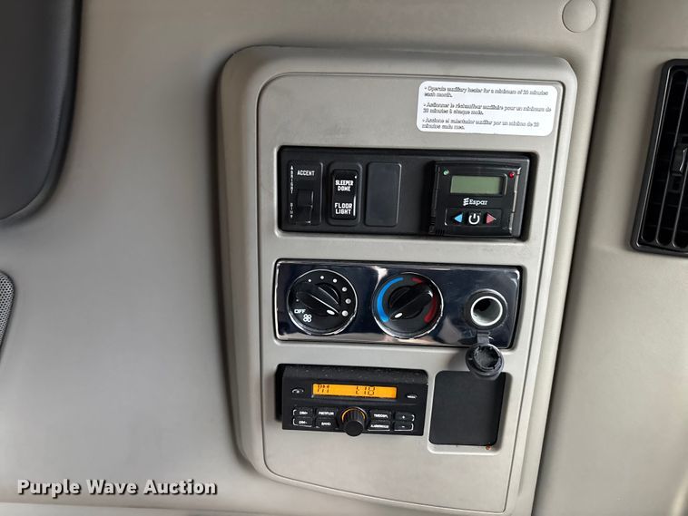 image for item DU0405 2019 International LT625 semi truck