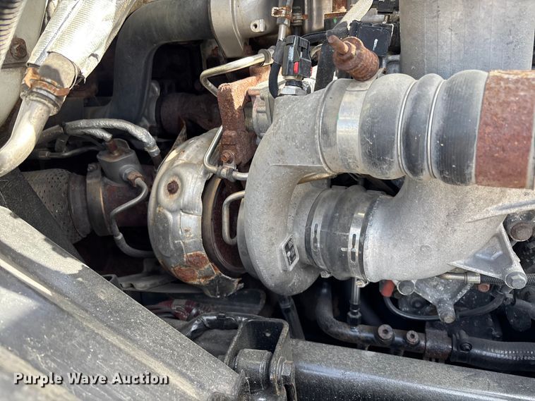 image for item DU0405 2019 International LT625 semi truck