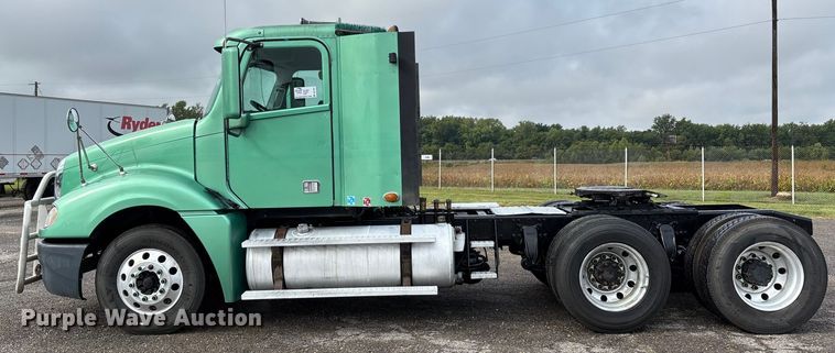 image for item DU1337 2015 Freightliner Columbia semi truck