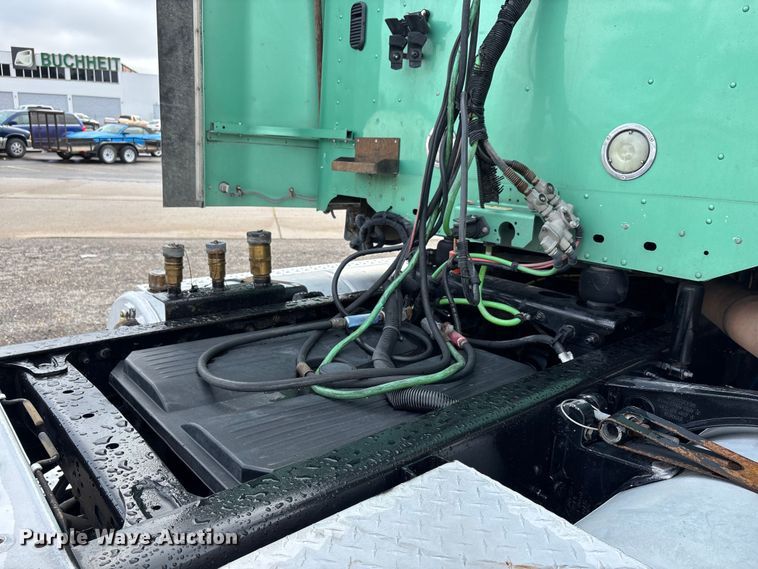 image for item DU1337 2015 Freightliner Columbia semi truck