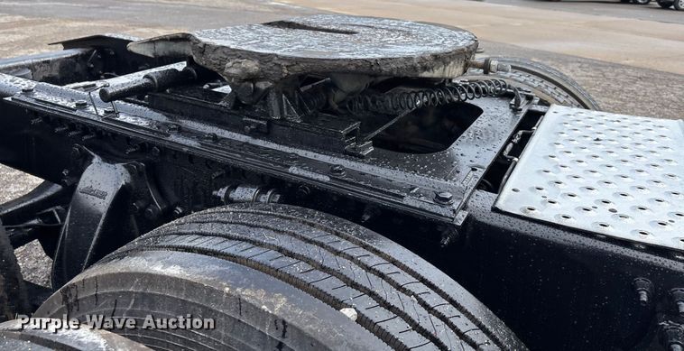 image for item DU1337 2015 Freightliner Columbia semi truck