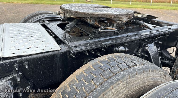 image for item DU1337 2015 Freightliner Columbia semi truck