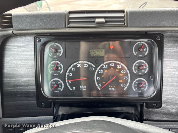 image for item DU1337 2015 Freightliner Columbia semi truck