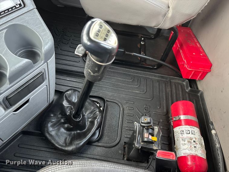 image for item DU1337 2015 Freightliner Columbia semi truck