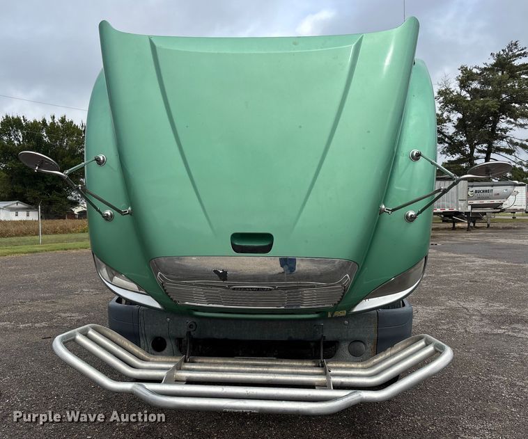 image for item DU1337 2015 Freightliner Columbia semi truck