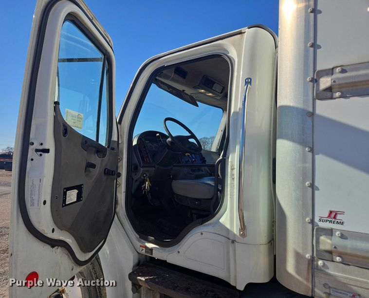 image for item DU2718 2017 Freightliner Business Class M2 box truck