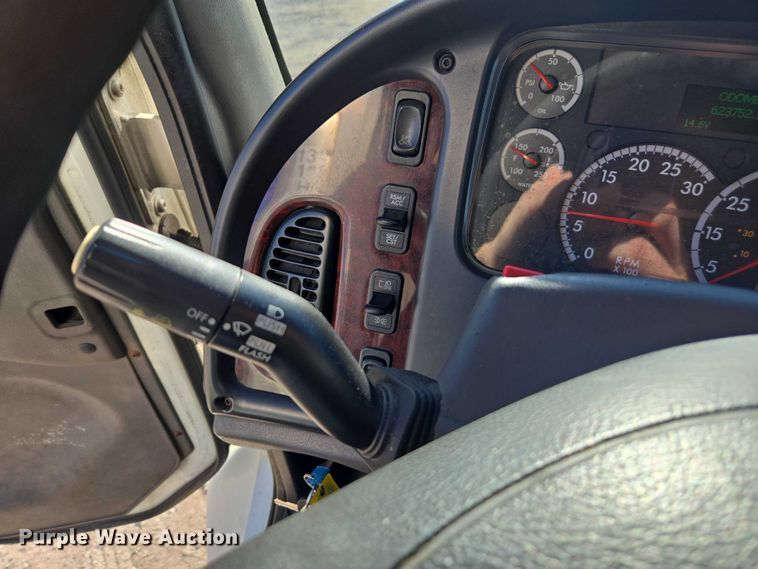 image for item DU2718 2017 Freightliner Business Class M2 box truck