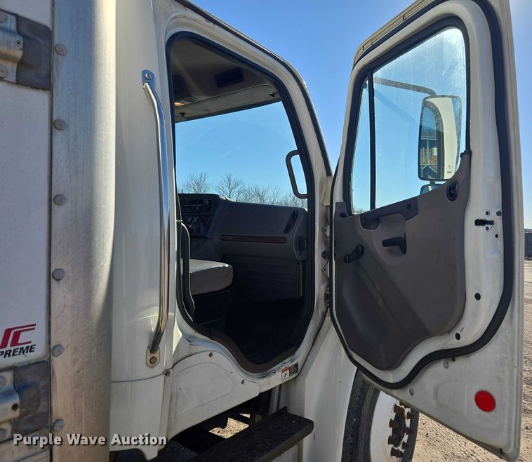 image for item DU2718 2017 Freightliner Business Class M2 box truck