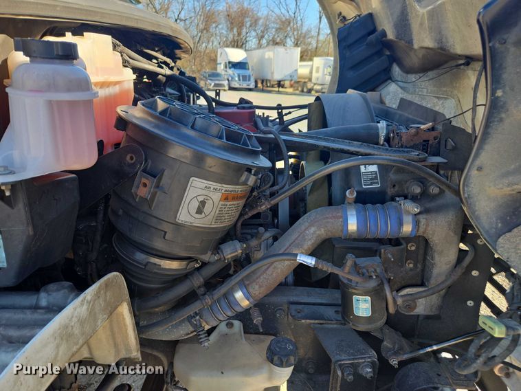 image for item DU2718 2017 Freightliner Business Class M2 box truck