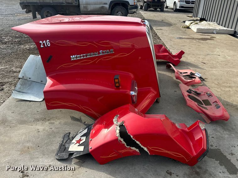 image for item DV0779 Western 4900 truck parts