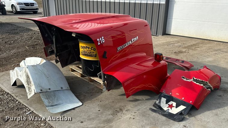 image for item DV0779 Western 4900 truck parts