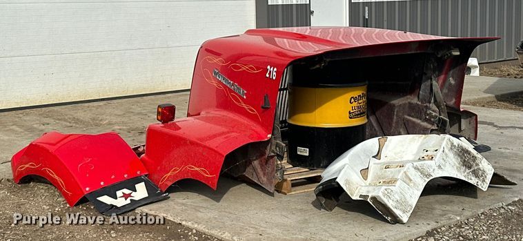 image for item DV0779 Western 4900 truck parts