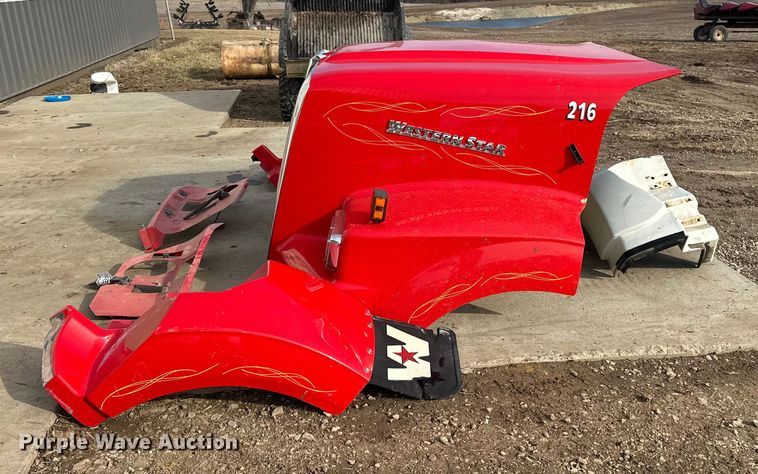 image for item DV0779 Western 4900 truck parts