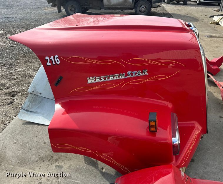 image for item DV0779 Western 4900 truck parts