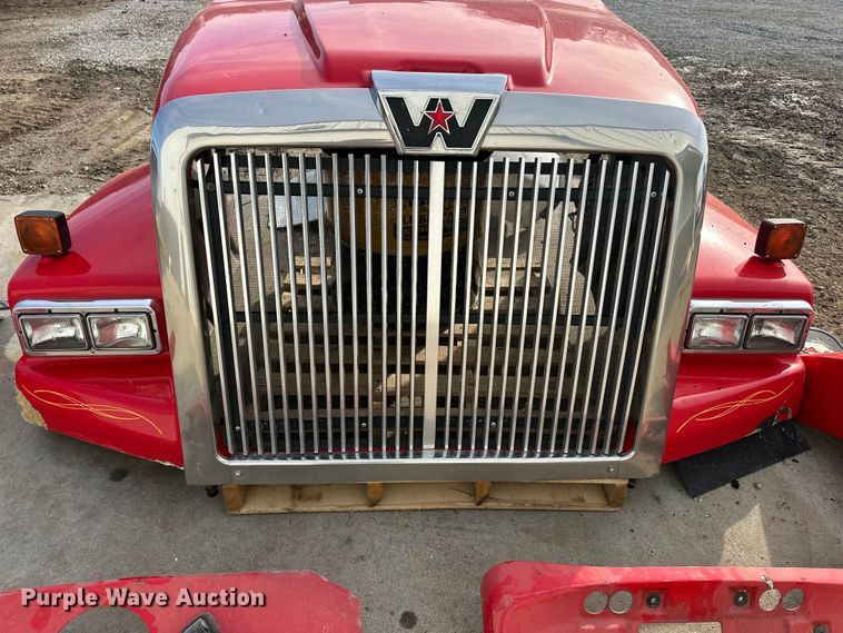 image for item DV0779 Western 4900 truck parts