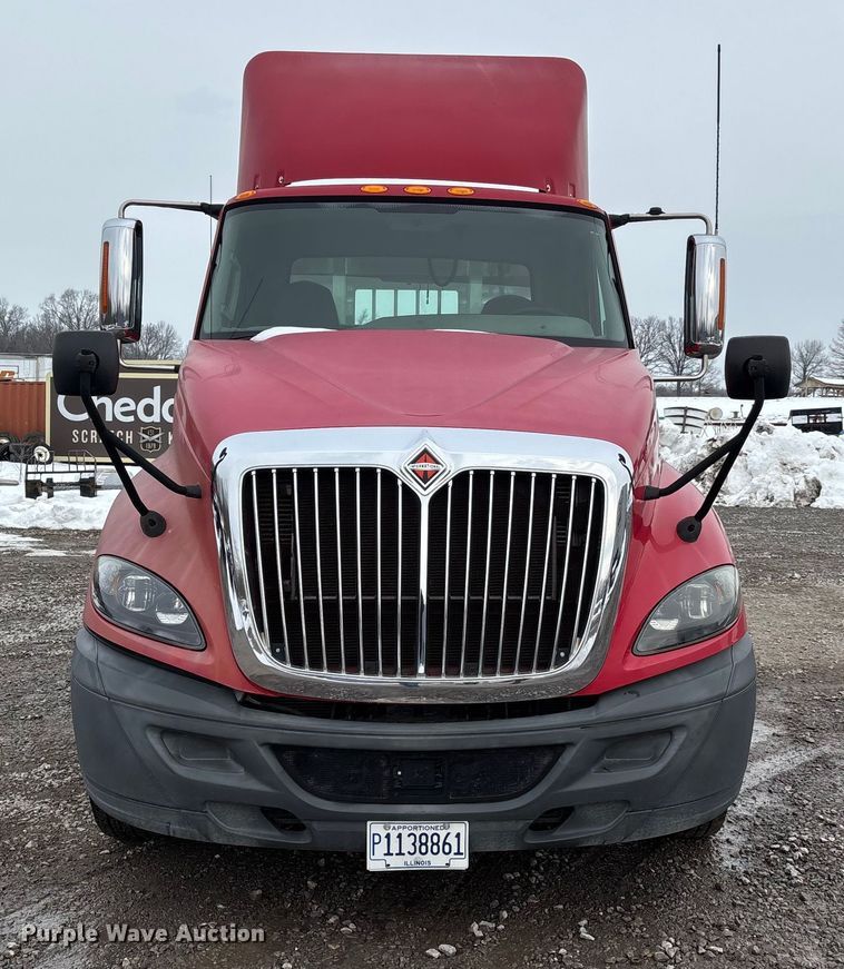 image for item DW7468 2017 International ProStar Plus semi truck