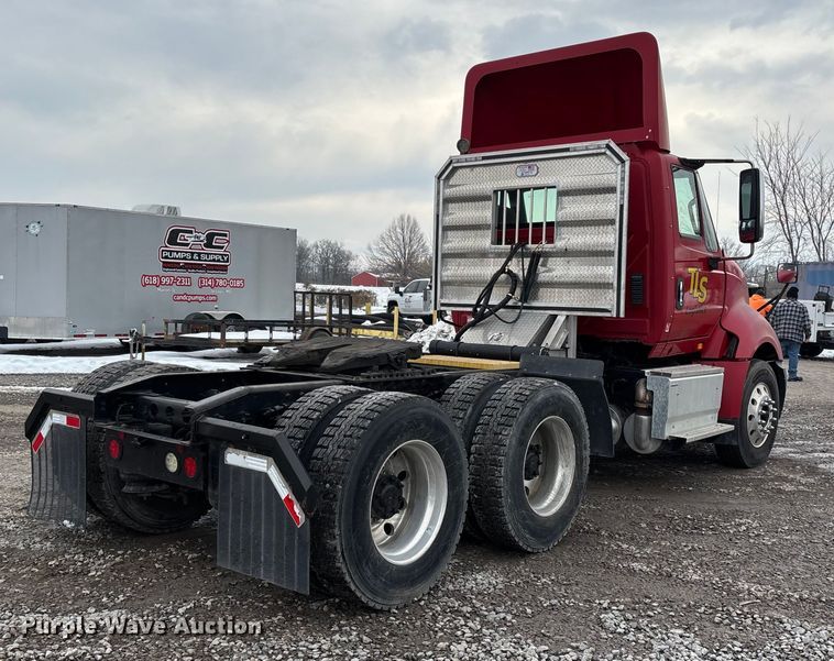 image for item DW7468 2017 International ProStar Plus semi truck