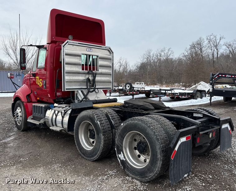 image for item DW7468 2017 International ProStar Plus semi truck