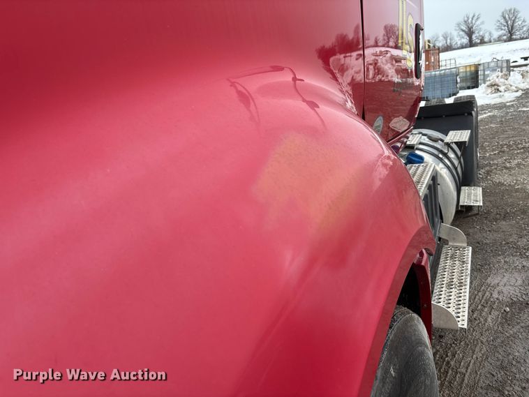 image for item DW7468 2017 International ProStar Plus semi truck