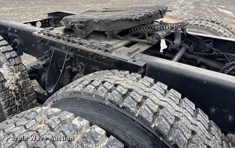 image for item DW7468 2017 International ProStar Plus semi truck