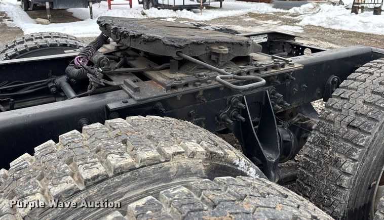 image for item DW7468 2017 International ProStar Plus semi truck