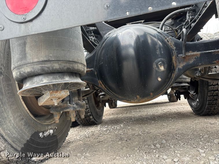 image for item DW7468 2017 International ProStar Plus semi truck